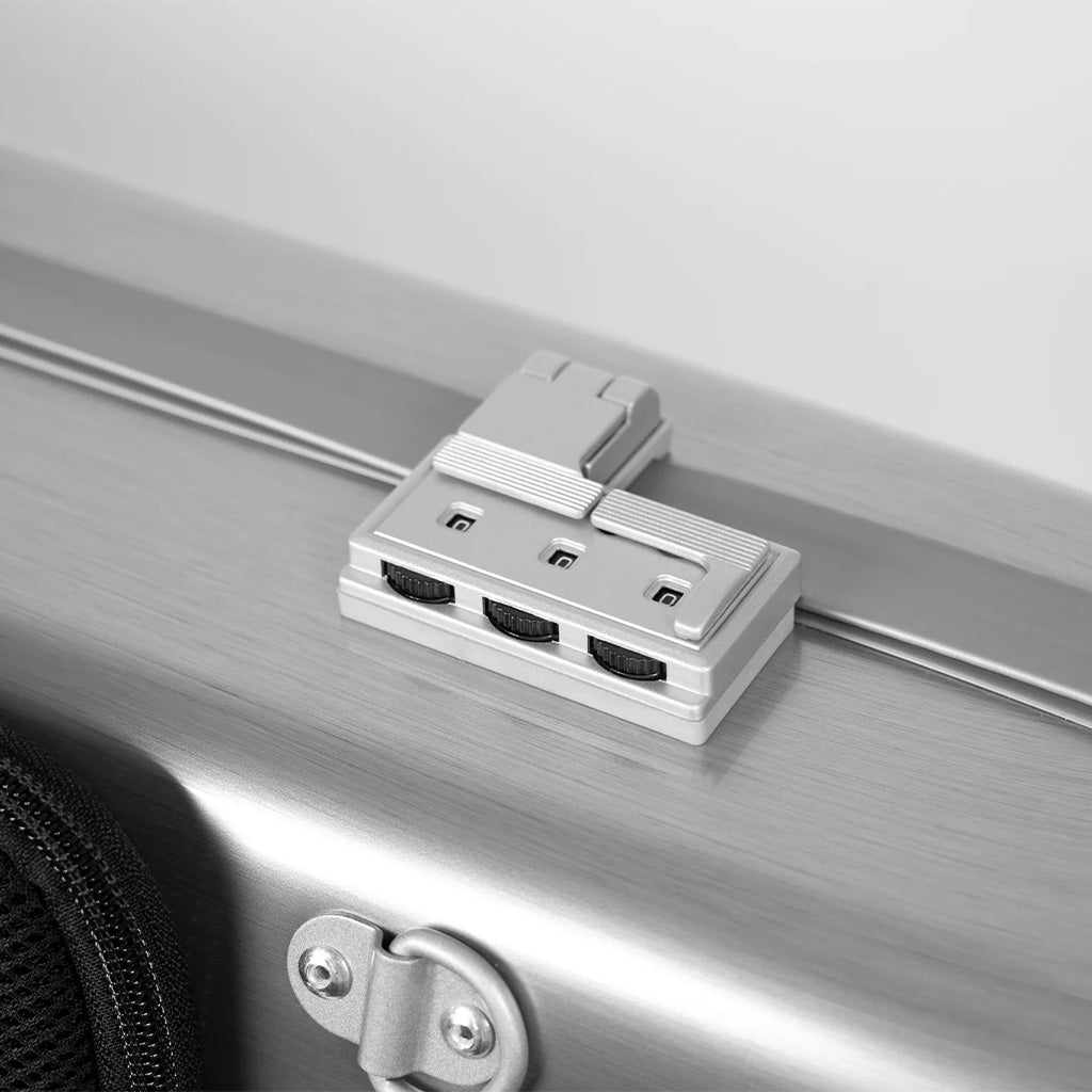 #Color_Brushed Aluminum