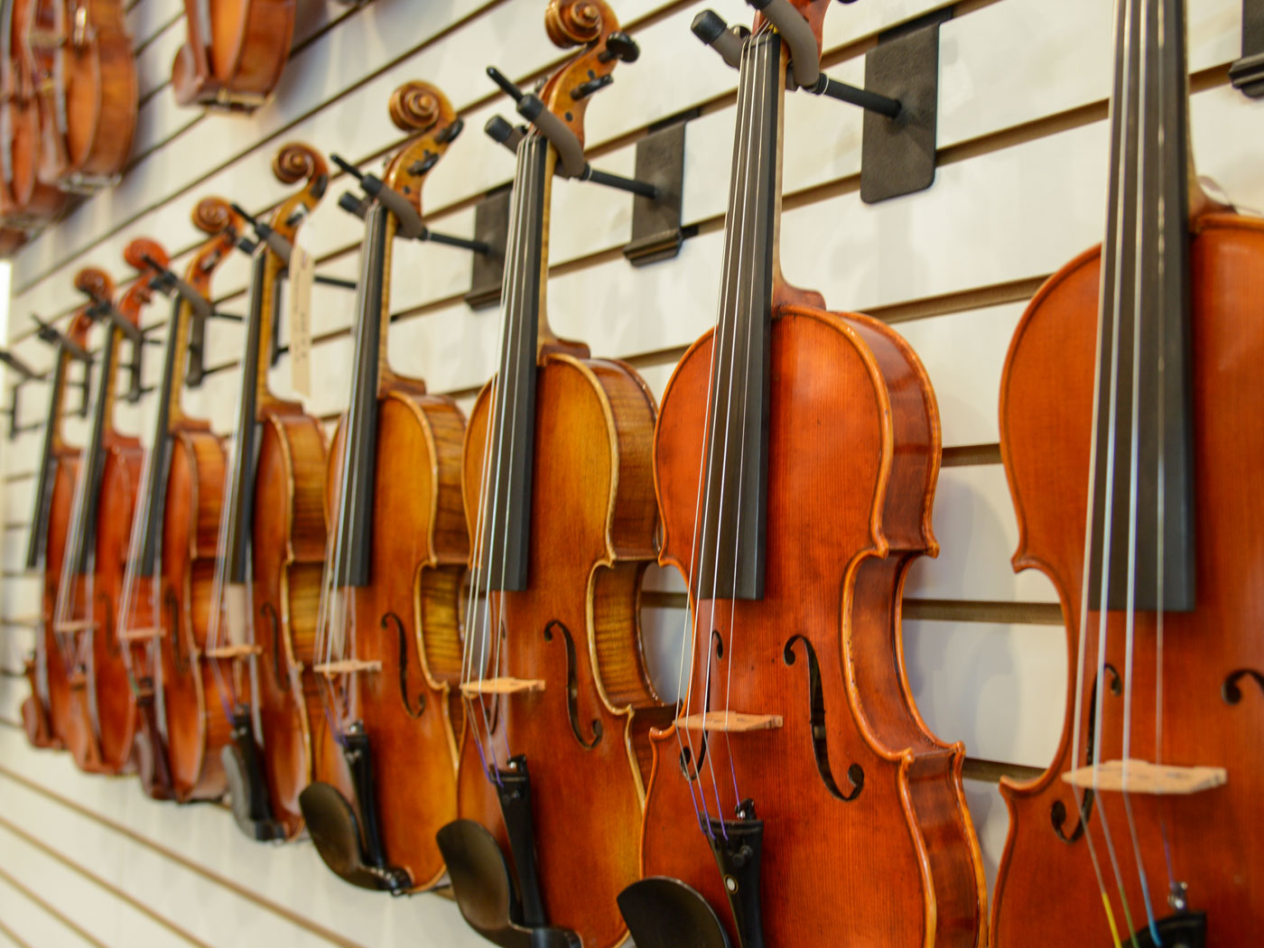 How to Buy a Violin (Beginner's Guide)